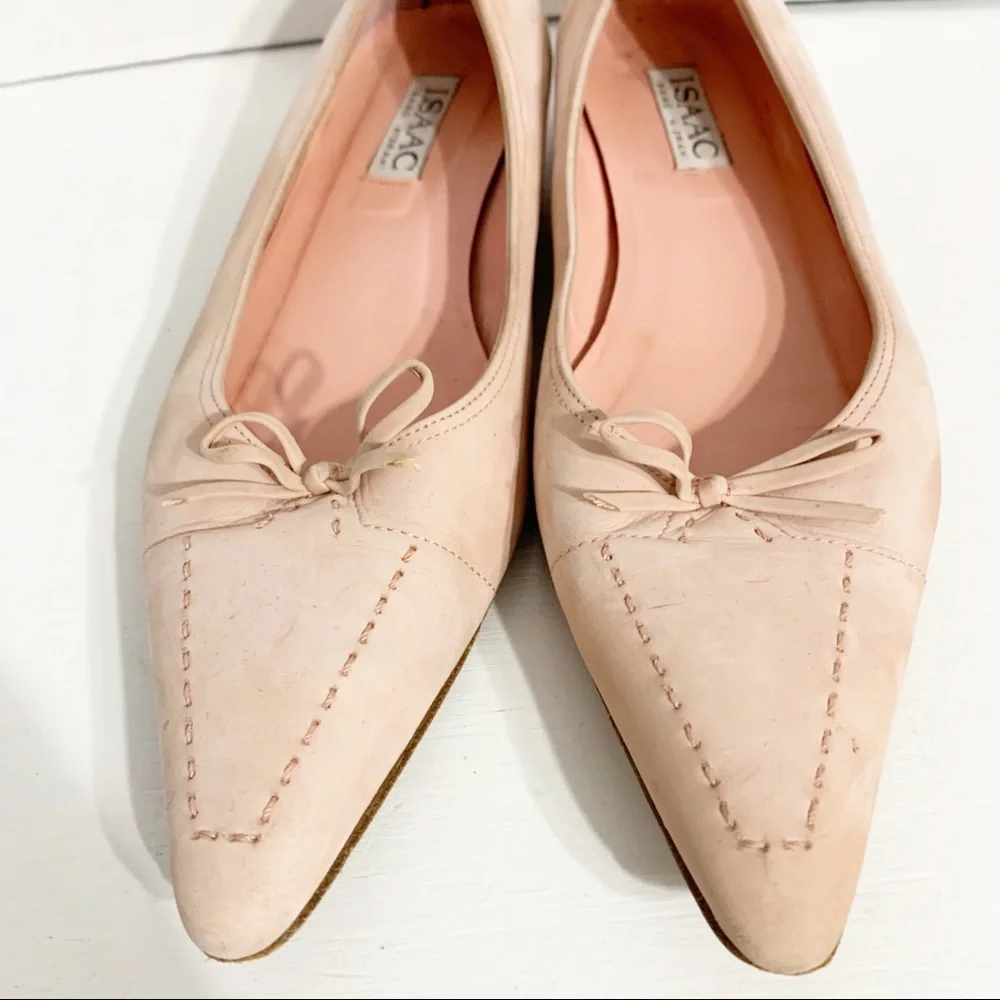 Isaac Isaac Mizrahi Pointed Toe Blush Pink Suede Flats Bow Detailing Stitching